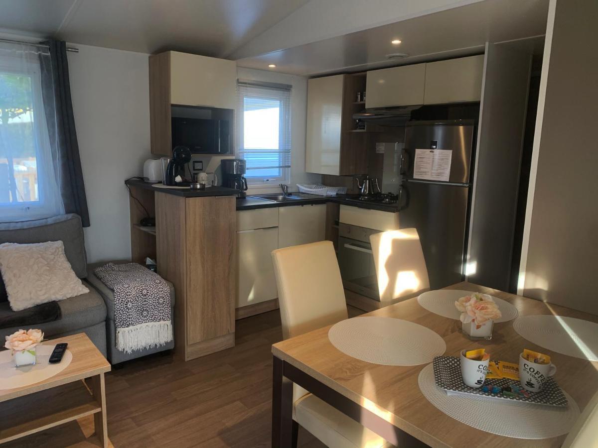 Mobil-Home 4 étoiles avec piscine proche de Blois Onzain Extérieur photo