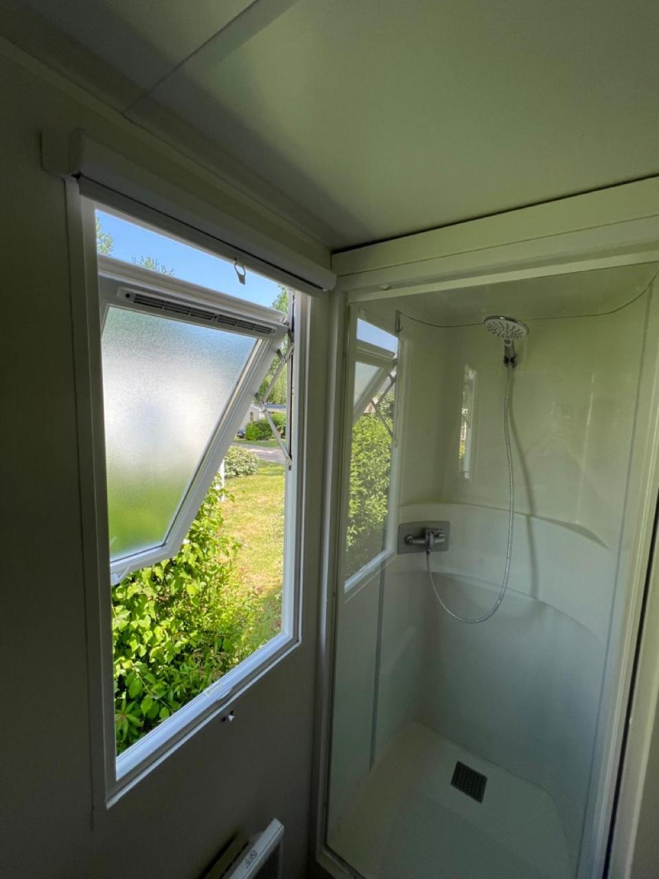 Mobil-Home 4 étoiles avec piscine proche de Blois Onzain Extérieur photo