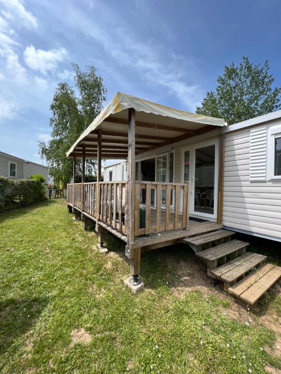 Mobil-Home 4 étoiles avec piscine proche de Blois Onzain Extérieur photo